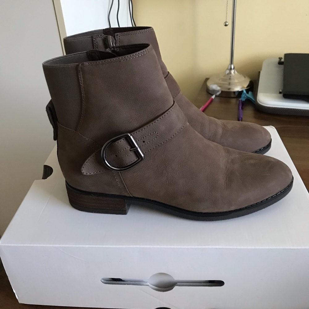 Brand New Never Worn Aldo Short Boots Size 7.5